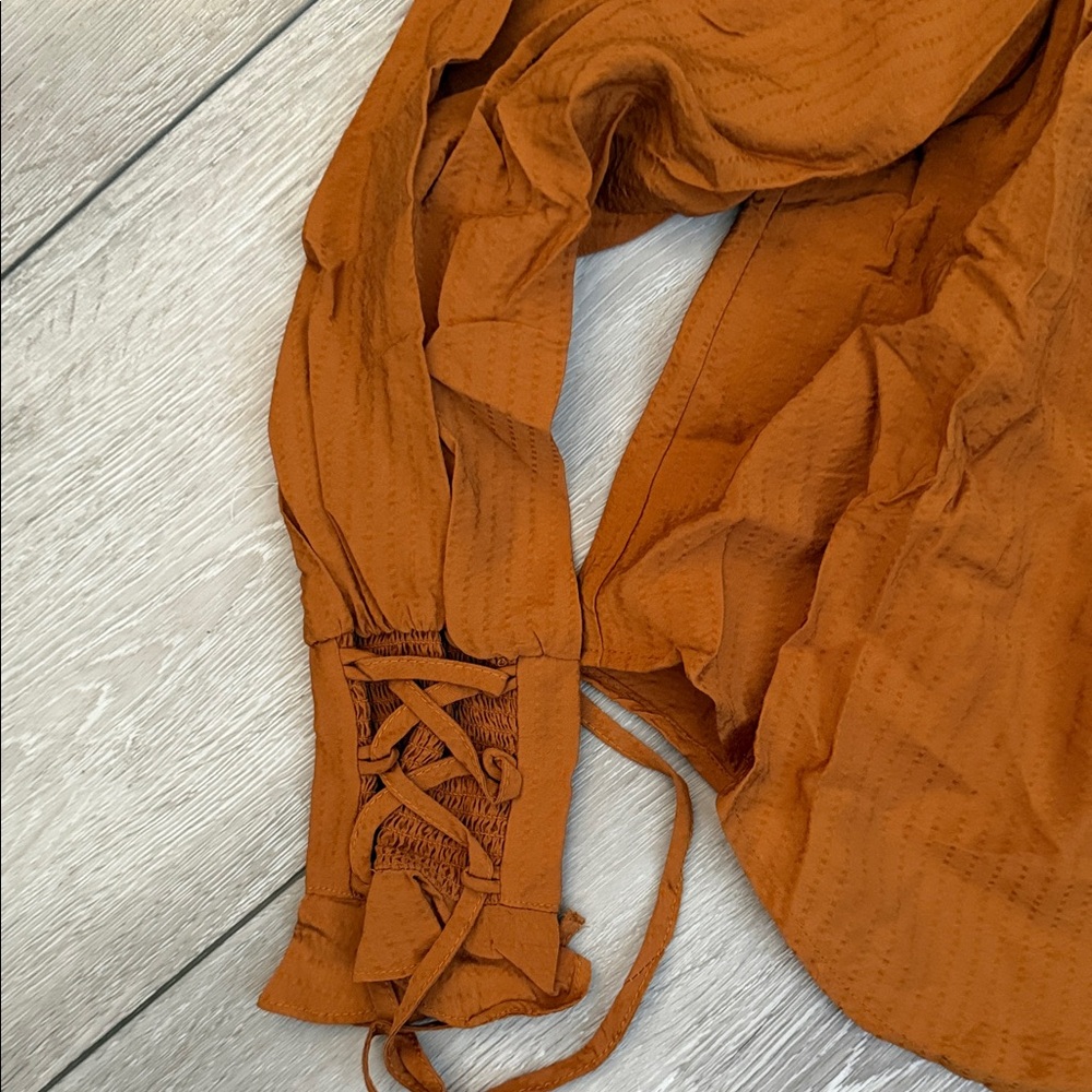Women's Rust Button-Up Top - Picture 3 of 4